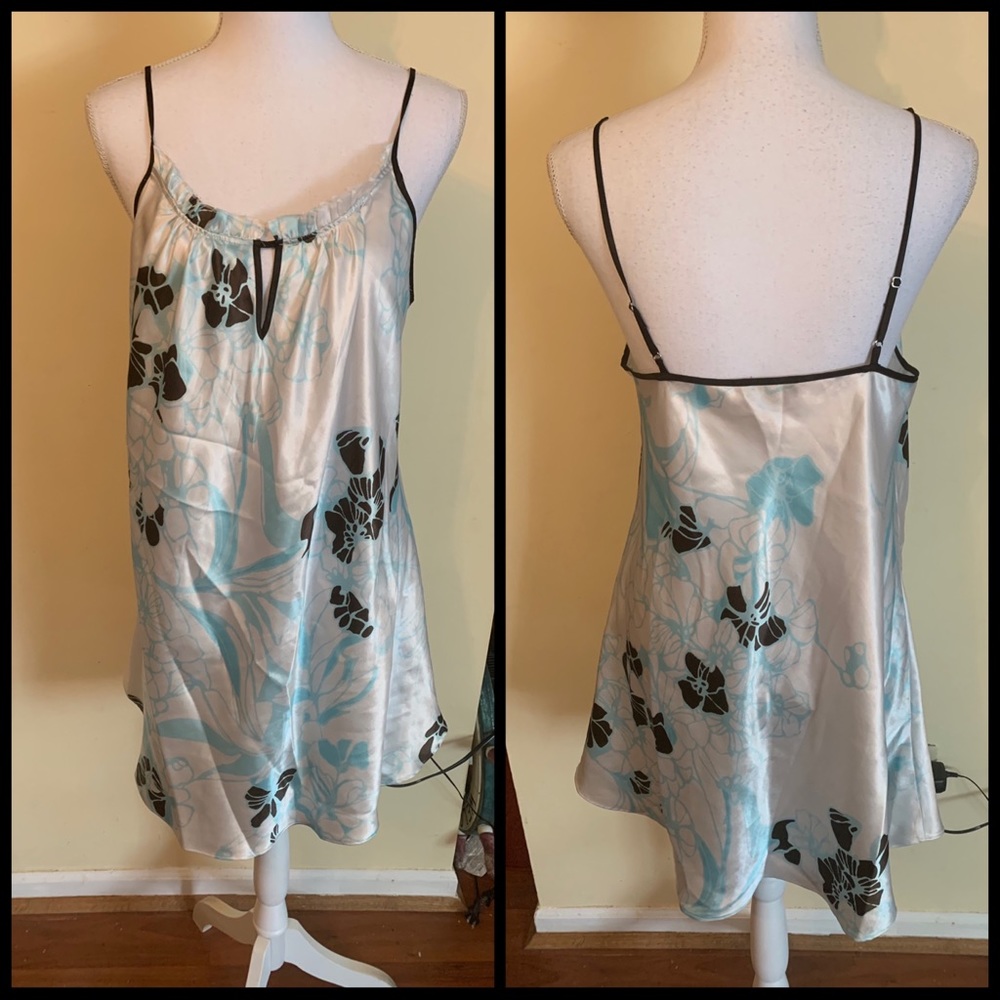 Large jones is New York nightie